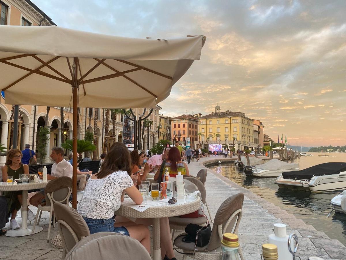 Appartamento Violetta Maison, elegante e romantica a Salo’ Esterno foto